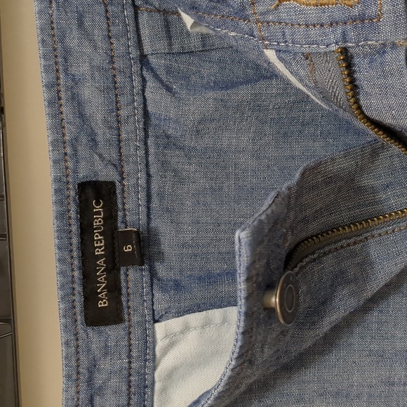 Banana Republic Blue Chambray Denim 100% Cotton Mini Skirt. Size 6 - Picture 3 of 4